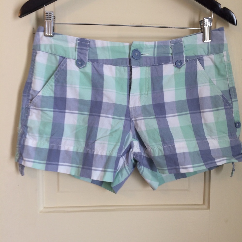 Maurices 5/6 plaid shorts